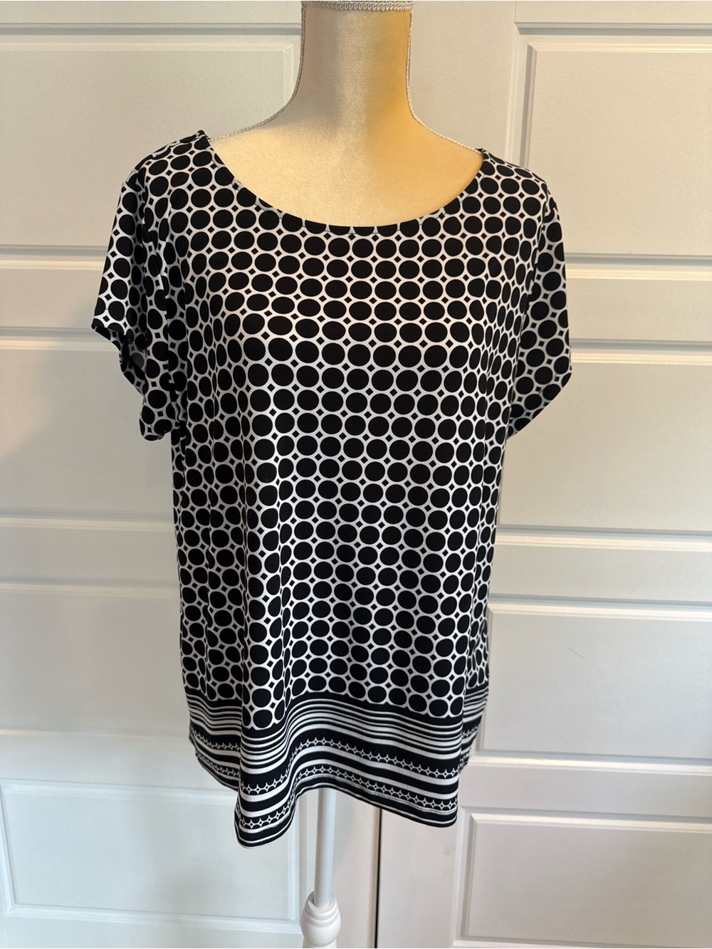 Chico's Black and White Geometric Top